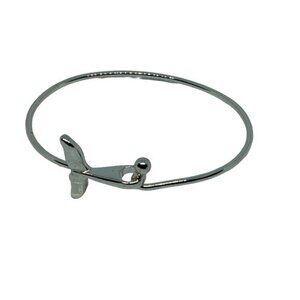 Sea Jewelry Easy Open Whale Tail Buckle Bangle Cuff Women’s Gold Tone
